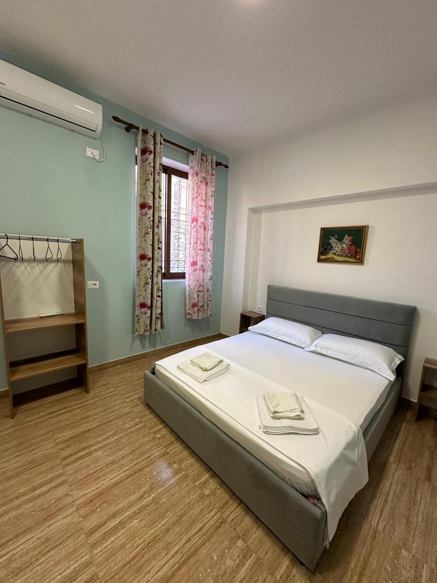 Las Palmas Guesthouse Shkodër 外观 照片